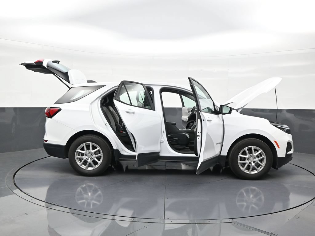 Used 2024 Chevrolet Equinox LS FWD image 29
