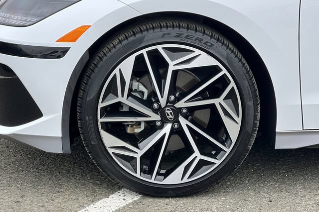 Certified 2024 Hyundai Ioniq 6 SEL RWD image 33