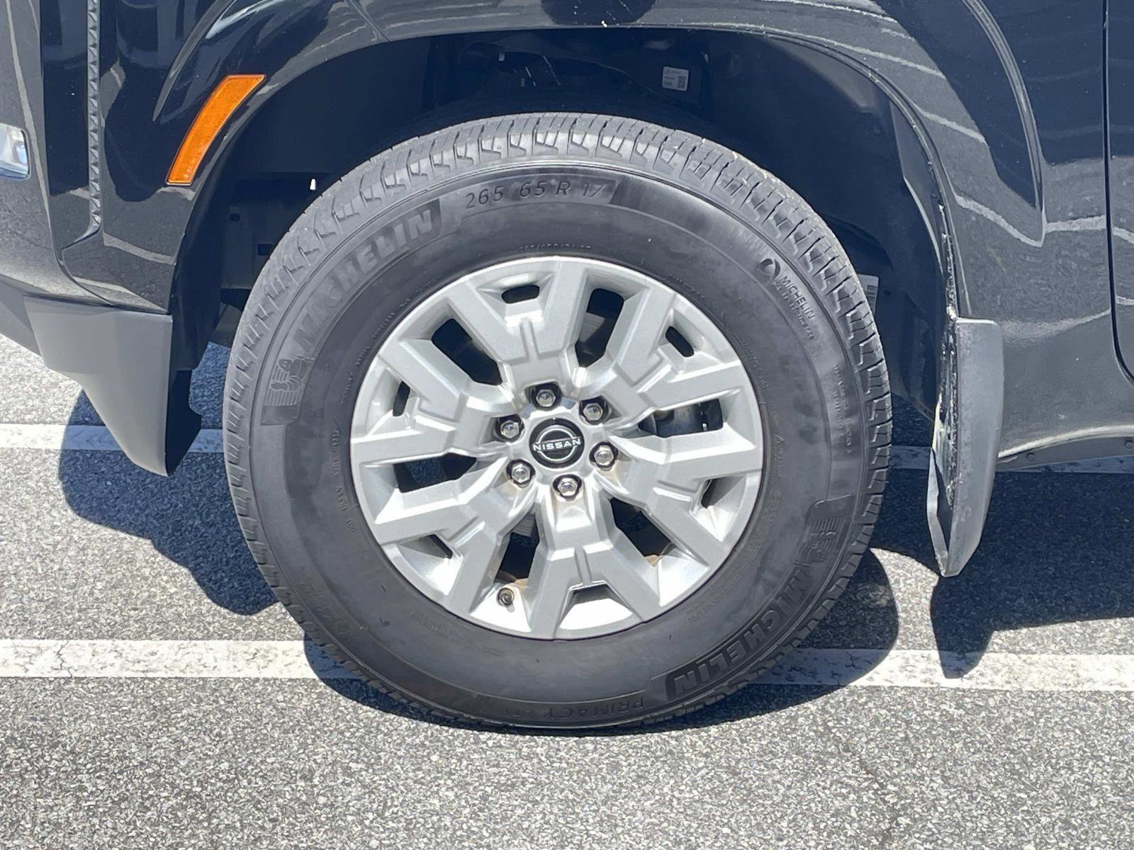 Used 2024 Nissan Frontier SV w/ SV Convenience Package image 7