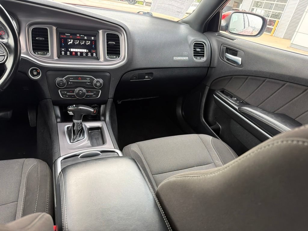 Used 2022 Dodge Charger SXT RWD image 19