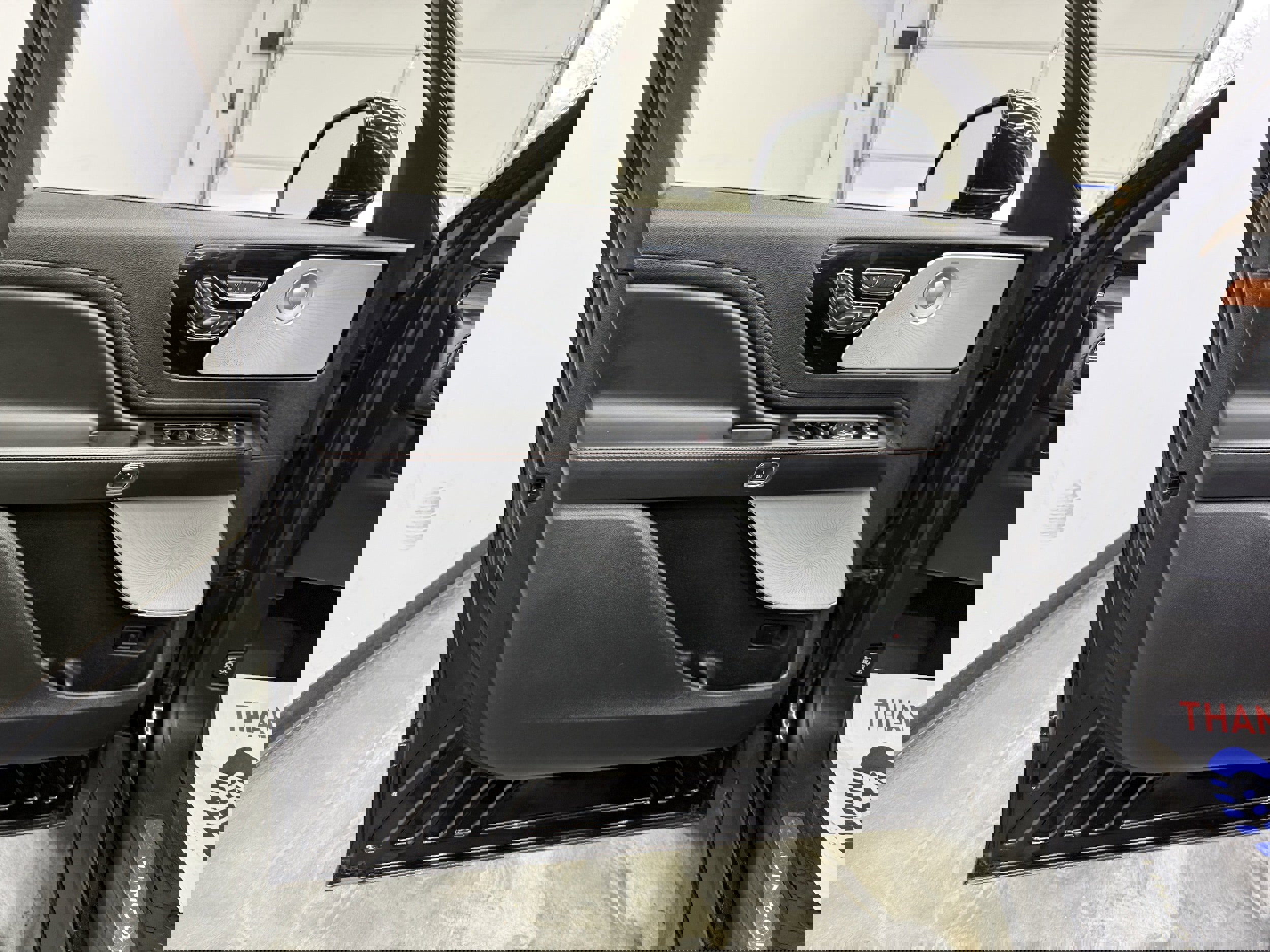 Used 2020 Lincoln Aviator Reserve w/ Equipment Group 202A image 11