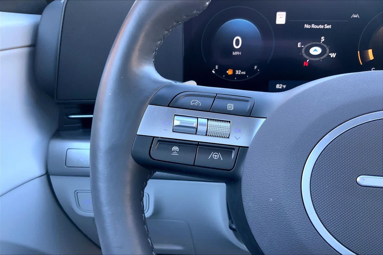 Used 2025 Hyundai Kona Limited FWD image 24