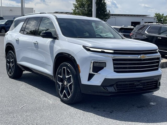New 2026 Chevrolet Traverse High Country w/ LPO, Floor Liner Package image 1