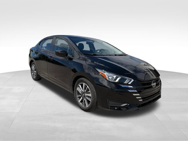 Used 2023 Nissan Versa SV FWD image 3