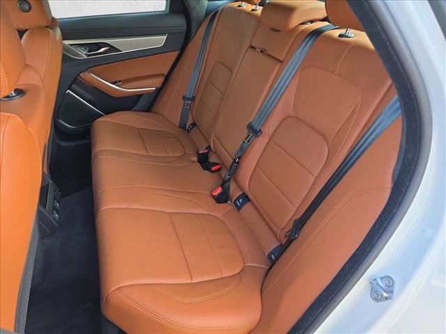 Used 2024 Jaguar XF R-Dynamic SE image 14