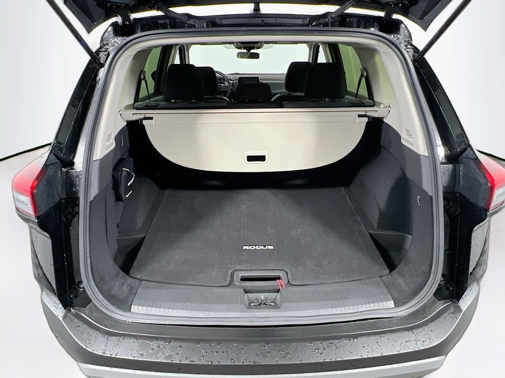 Used 2023 Nissan Rogue SV image 23