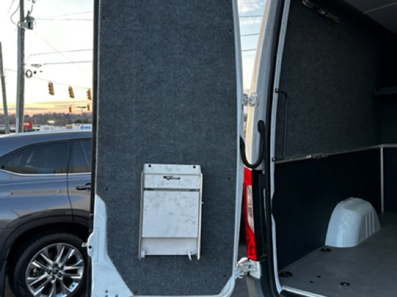 Used 2021 Mercedes-Benz Sprinter 2500 image 21