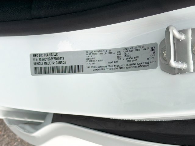 New 2027 Chrysler Pacifica Select FWD image 25