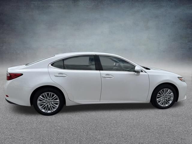 Used 2014 Lexus ES 350 w/ Luxury Package FWD image 6