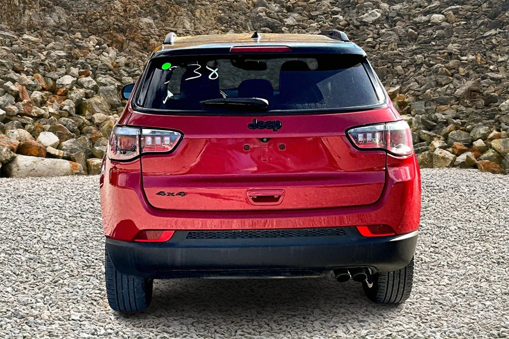 Used 2018 Jeep Compass Latitude image 4