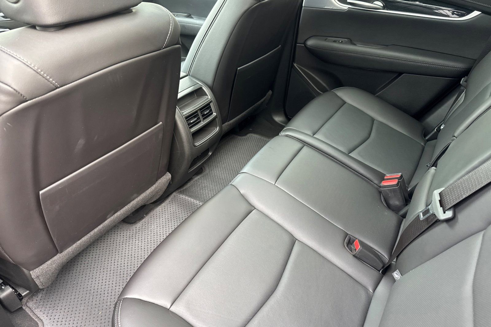 Used 2025 Cadillac XT5 Premium Luxury w/ LPO, Red Accent Package image 13