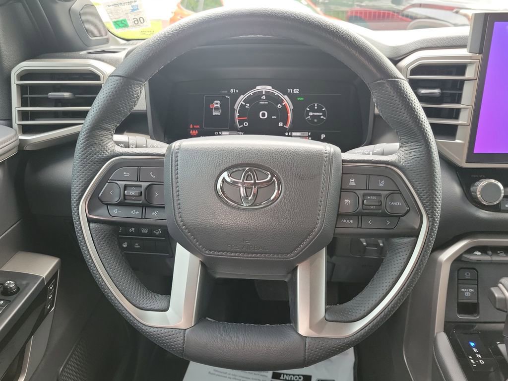 Used 2025 Toyota Tundra Limited AWD/4WD image 19