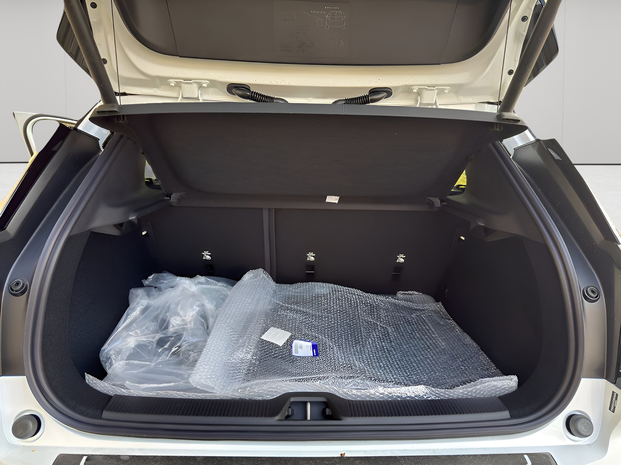 New 2026 Volvo EX30 Ultra w/ Protection Package Premier AWD/4WD image 24
