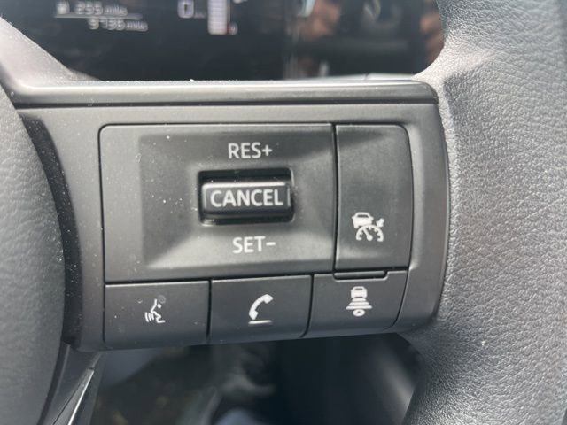 Used 2025 Nissan Kicks S AWD/4WD image 8