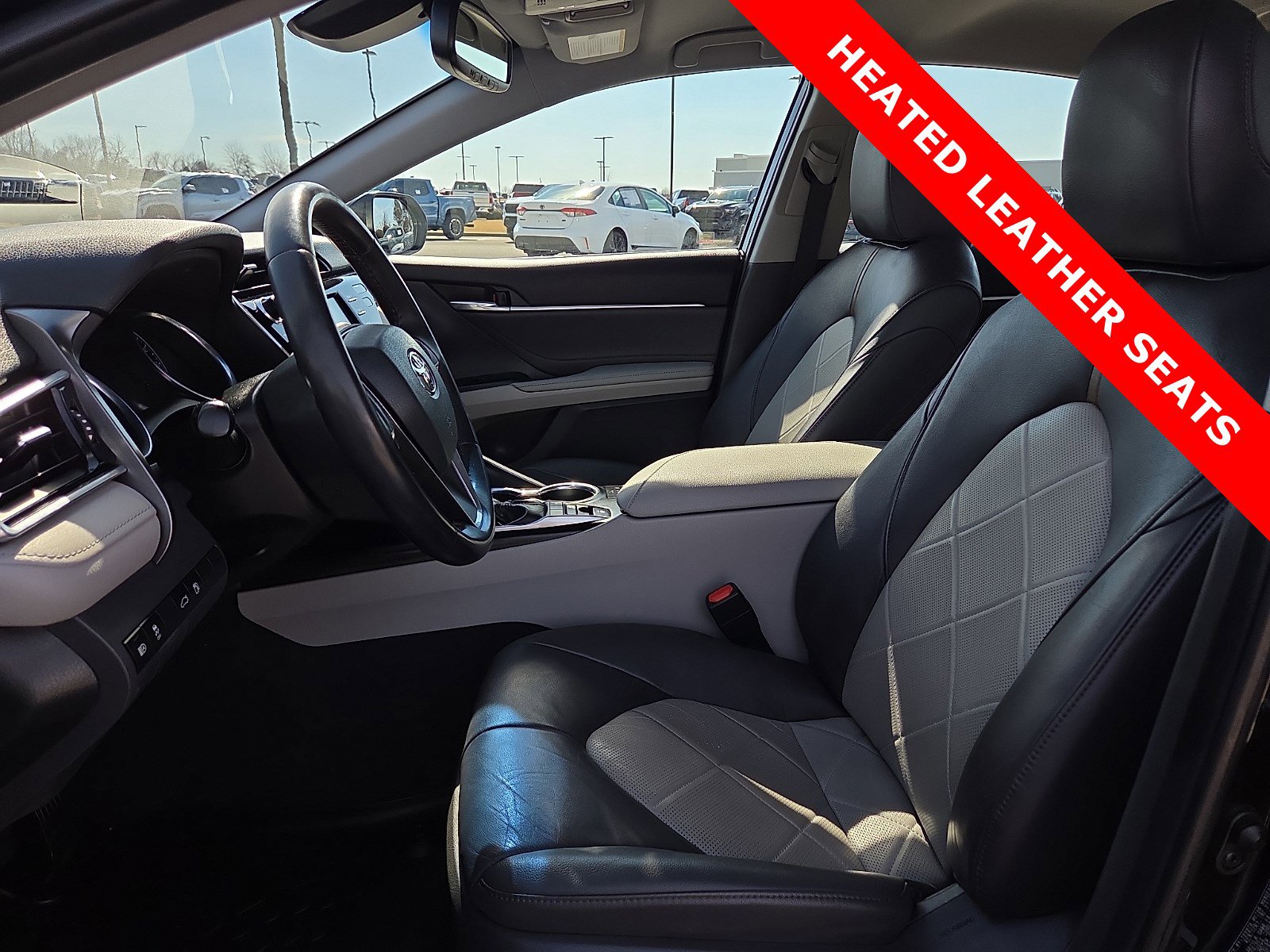 Used 2018 Toyota Camry XLE image 15