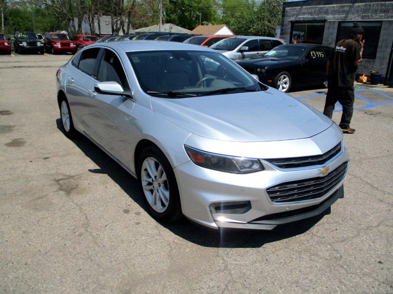 Used 2018 Chevrolet Malibu LT w/ Driver Confidence Package image 1
