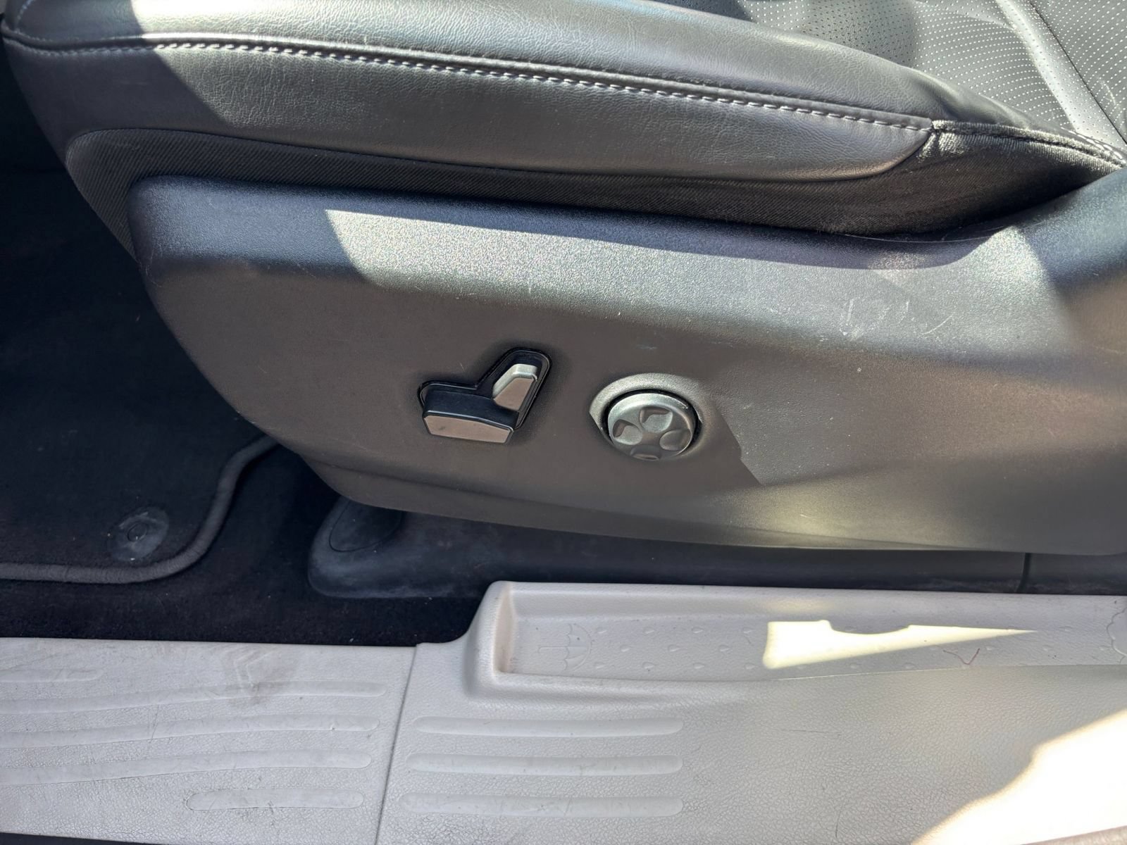 Used 2023 Chrysler Pacifica Touring-L FWD image 21