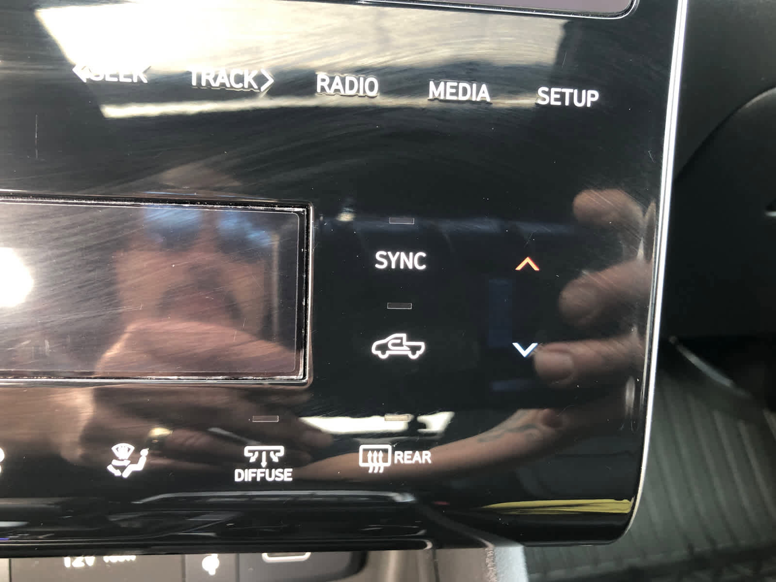 Certified 2024 Hyundai Santa Cruz Limited image 15