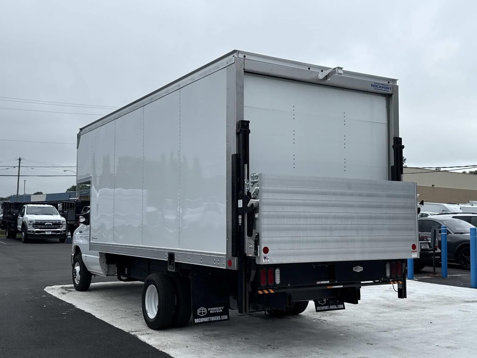 New 2027 Ford E-450 and Econoline 450 Super Duty w/ Power Equipment Group RWD image 5