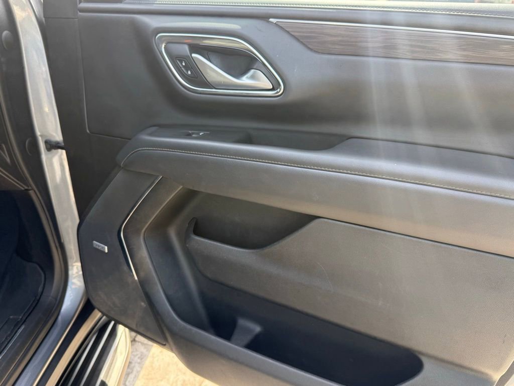 Used 2022 Chevrolet Suburban LT image 39