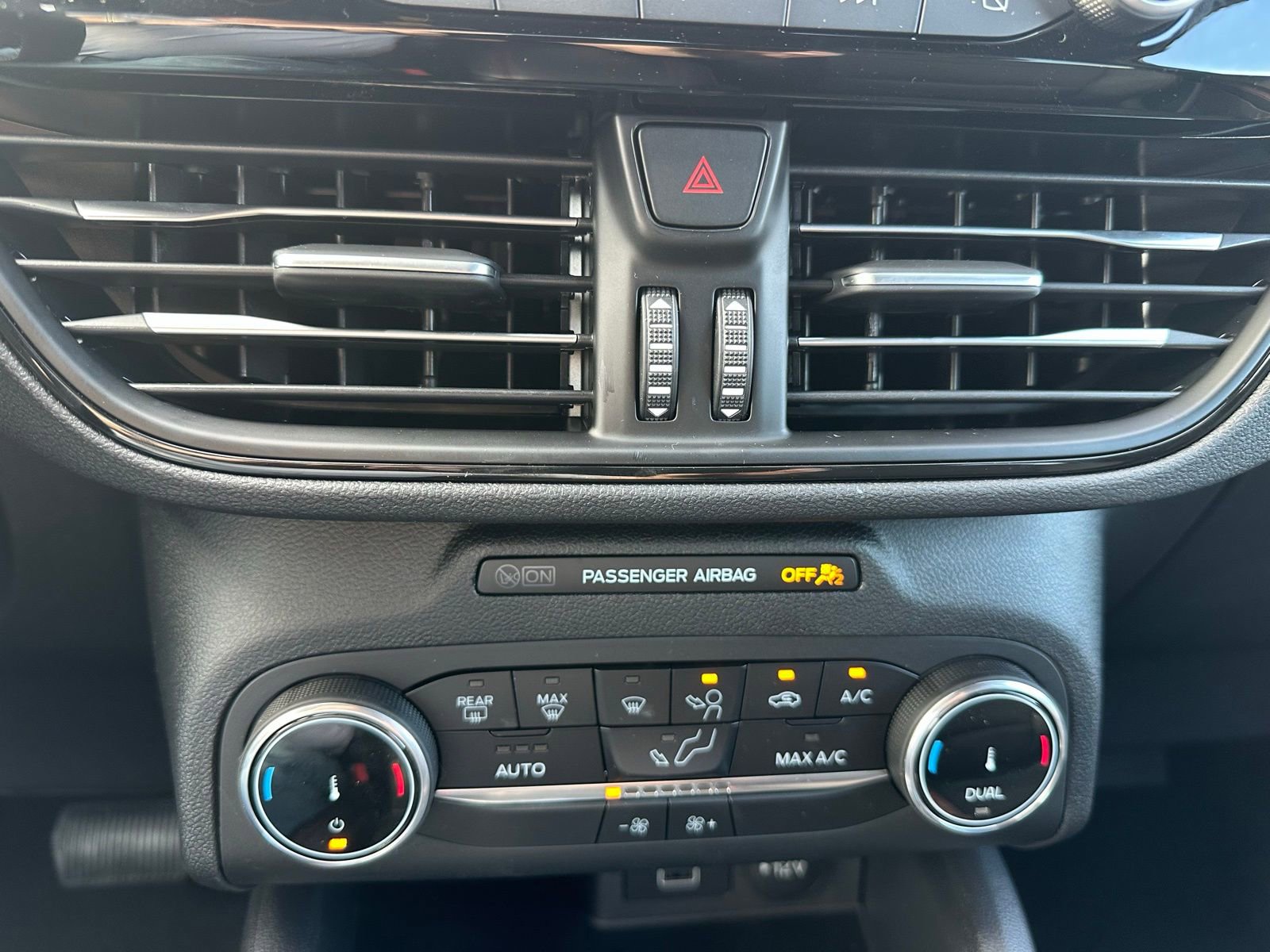 Used 2025 Ford Escape ST-Line w/ Equipment Group 301A image 22