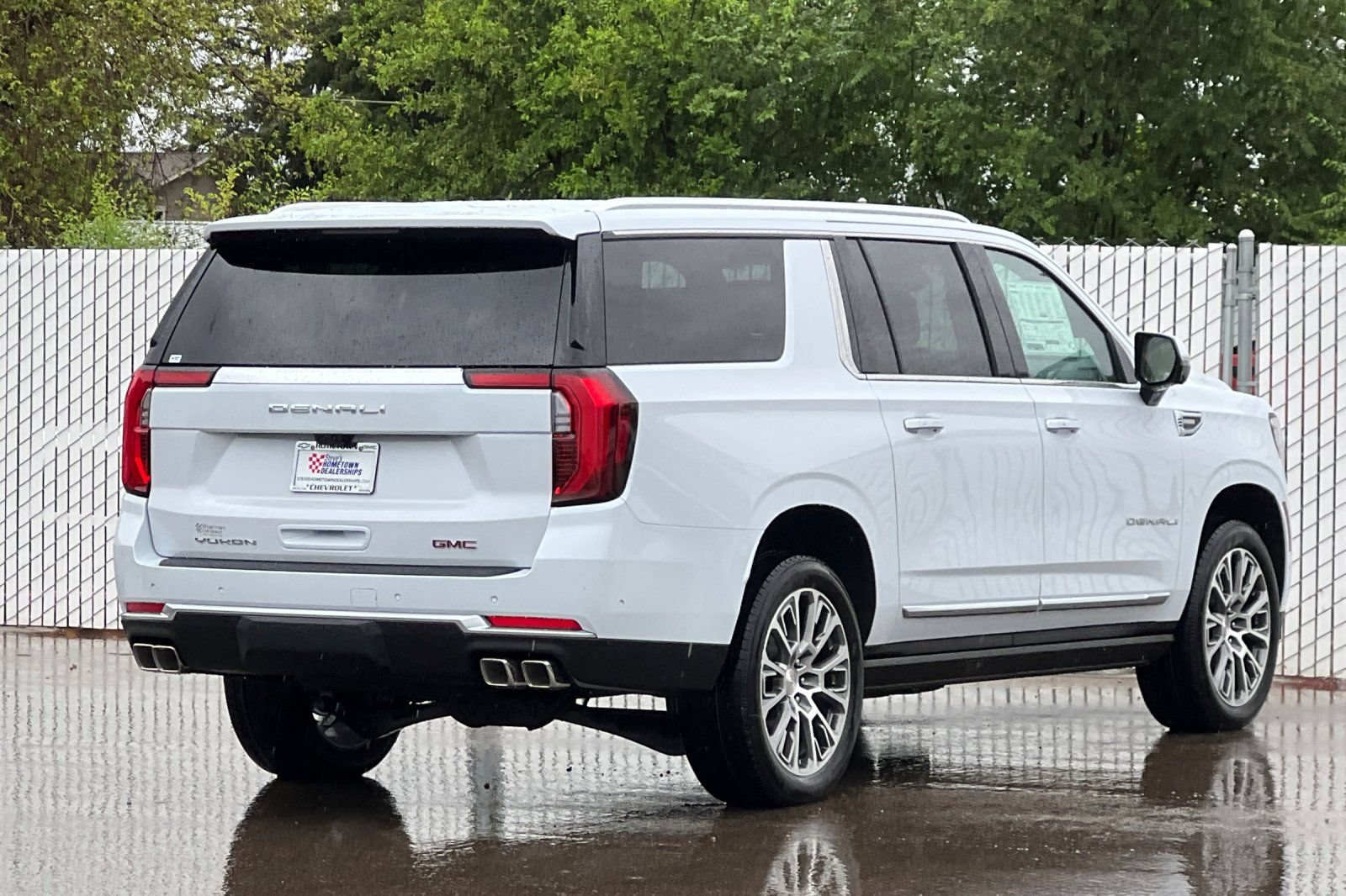New 2026 GMC Yukon XL Denali w/ Denali Reserve Package AWD/4WD image 4