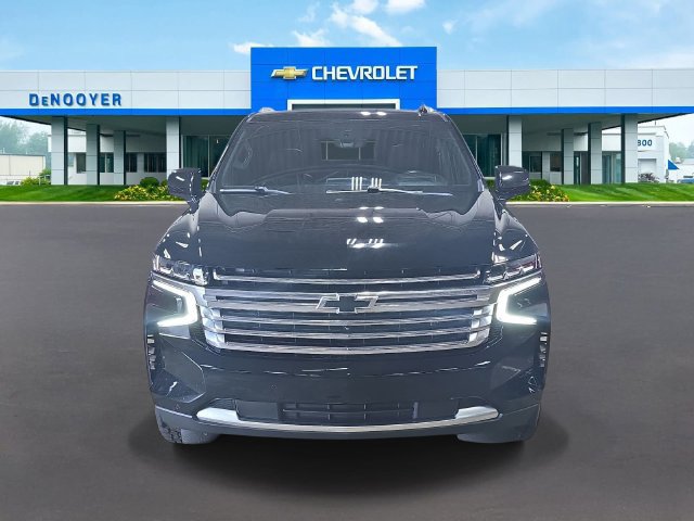 Used 2021 Chevrolet Tahoe High Country w/ Premium Package 2 AWD/4WD image 2