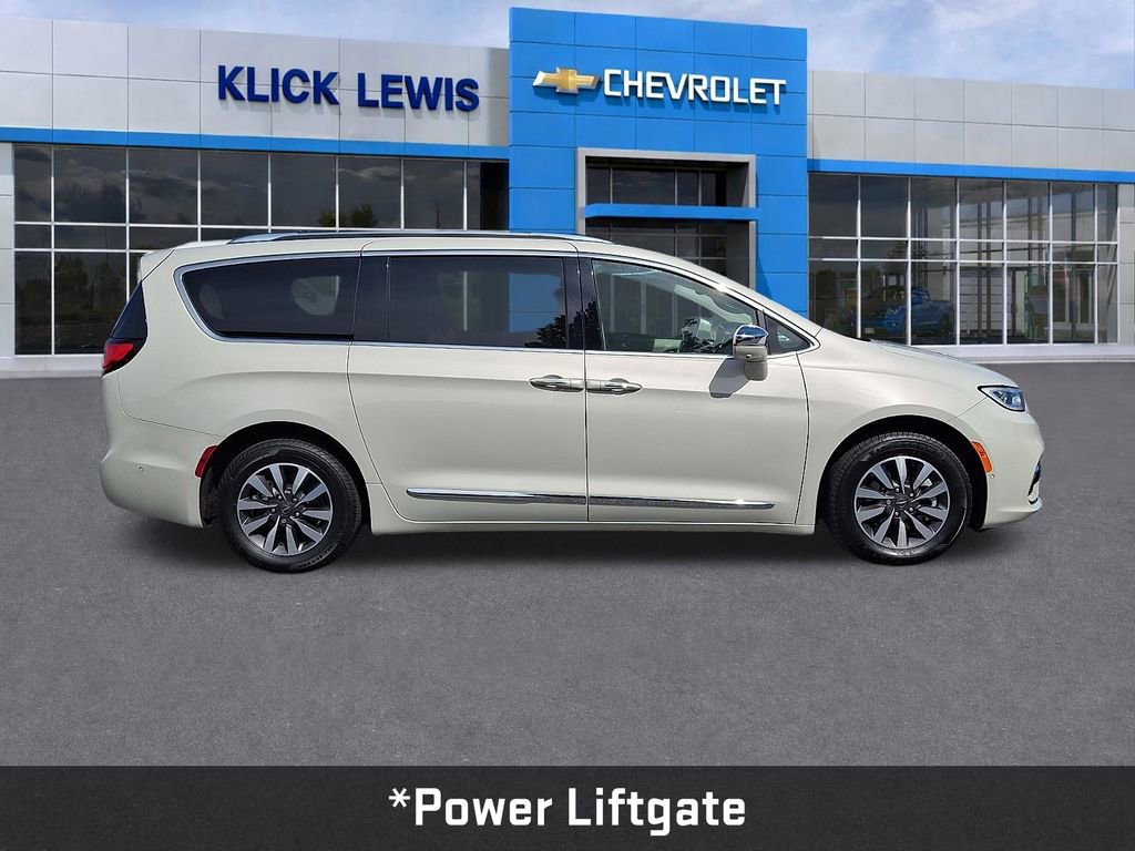 Used 2021 Chrysler Pacifica Limited w/ Uconnect Theater Family Group FWD image 9