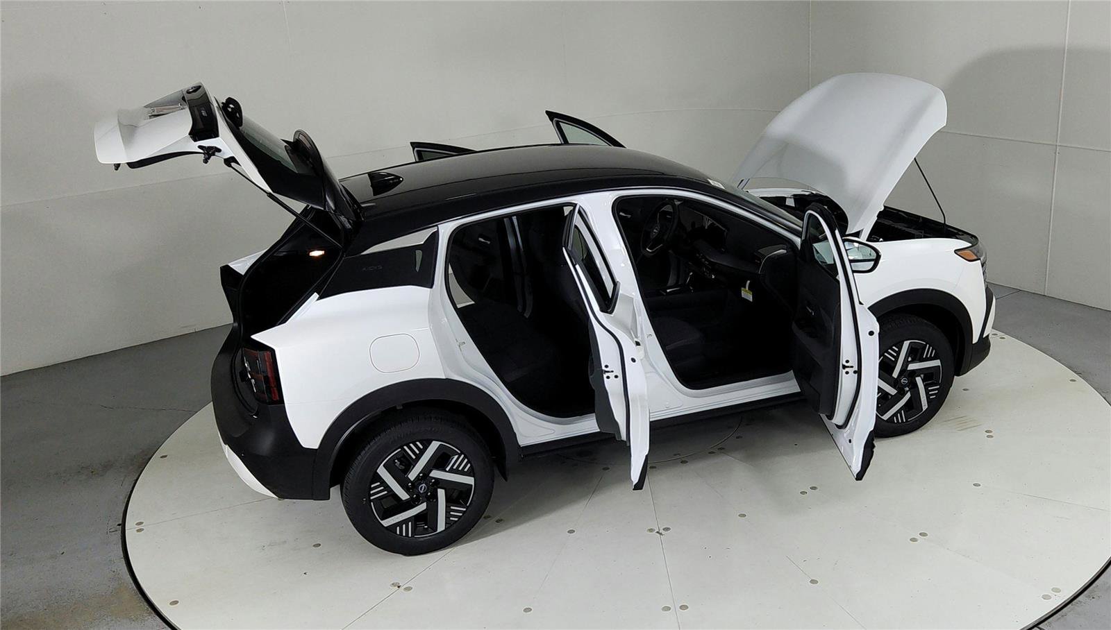 Used 2025 Nissan Kicks SV image 24