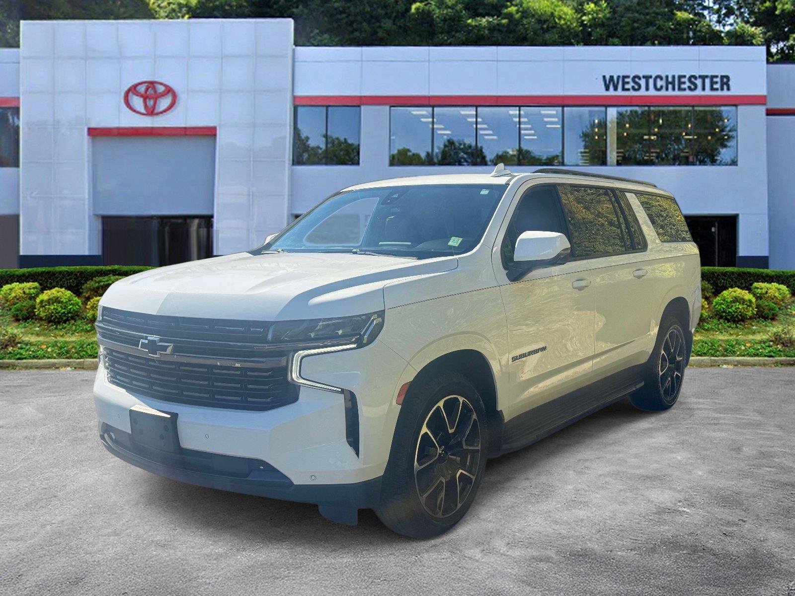 Used 2022 Chevrolet Suburban RST w/ Sport Performance Package RWD image 4