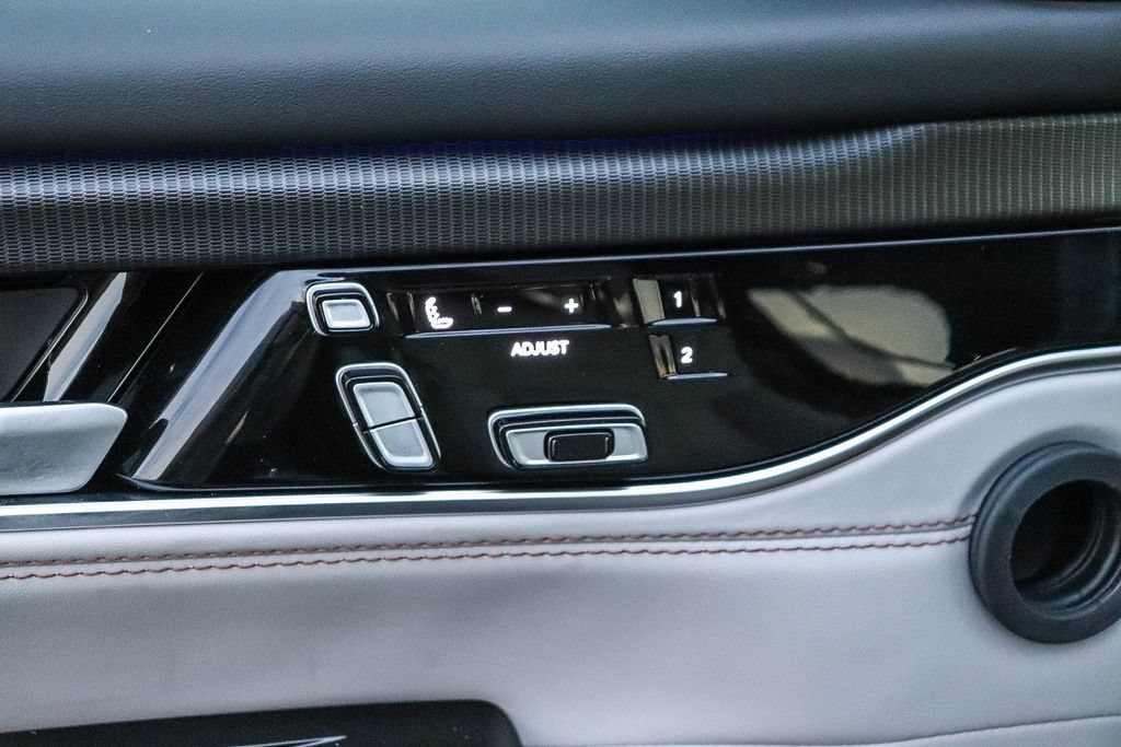 New 2026 Jeep Grand Wagoneer Summit w/ 8-Passenger Seating Package AWD/4WD image 25