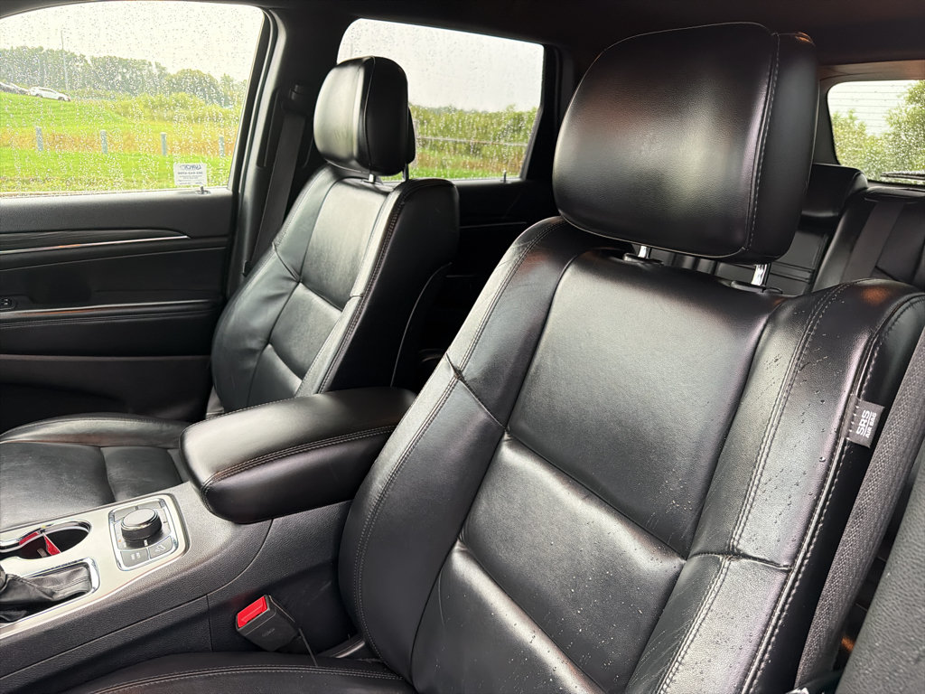Used 2019 Jeep Grand Cherokee Limited AWD/4WD image 16