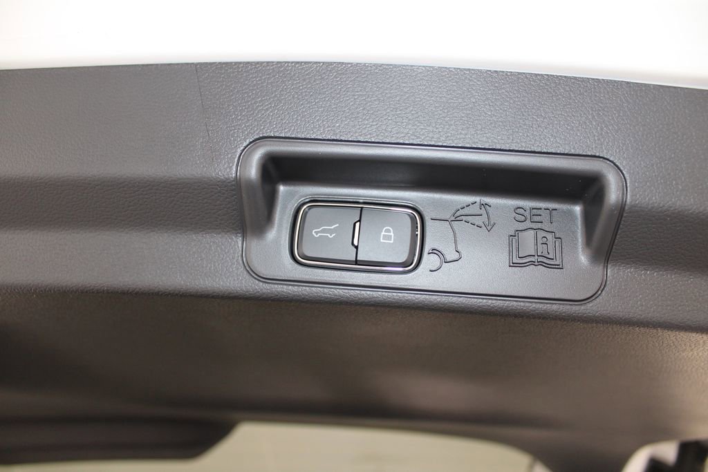 New 2025 Ford Explorer Active w/ Active Comfort Package image 21