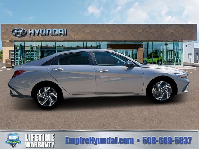 New 2025 Hyundai Elantra Sport FWD image 9
