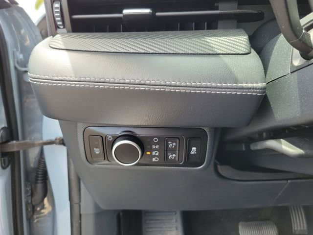 Used 2024 Ford Mustang Mach-E Select image 27