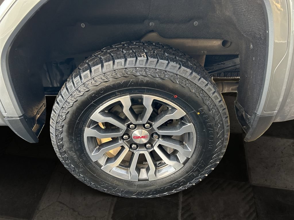 Certified 2023 GMC Sierra 1500 AT4 w/ AT4 Premium Package AWD/4WD image 11