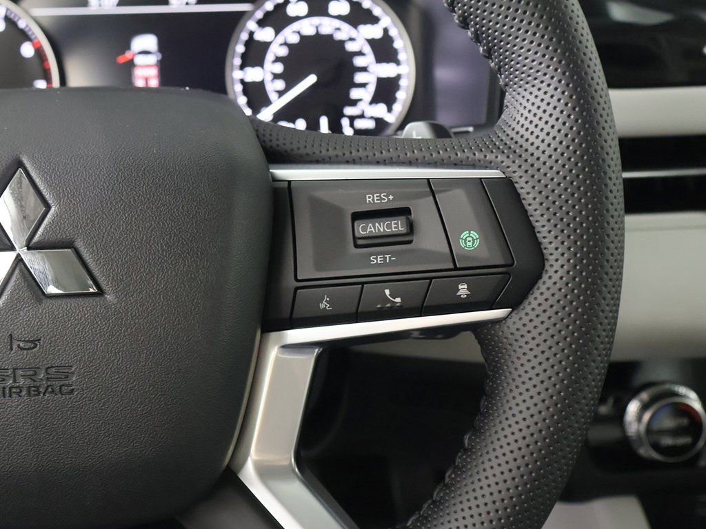 New 2026 Mitsubishi Outlander SE FWD image 40