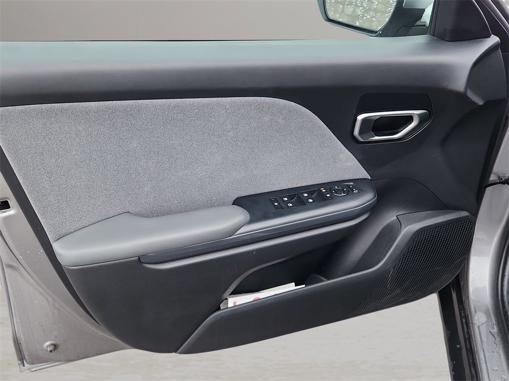 Used 2025 Kia K4 EX image 14