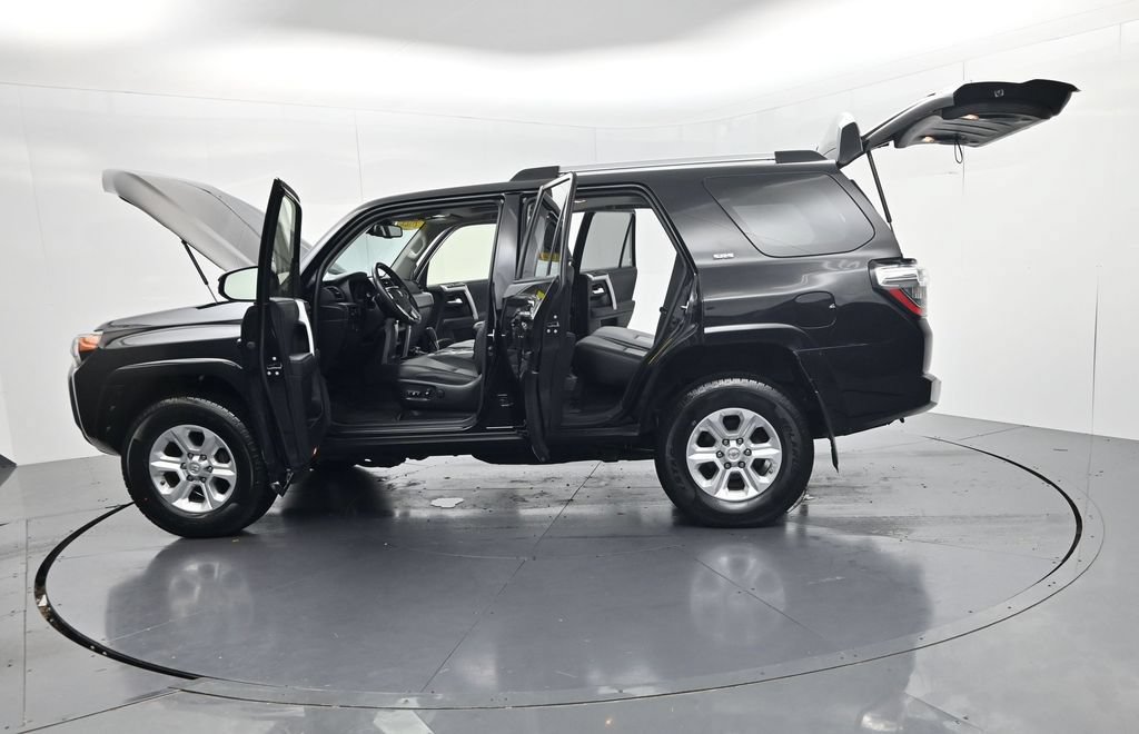 Used 2021 Toyota 4Runner SR5 Premium w/ Moonroof Package AWD/4WD image 70