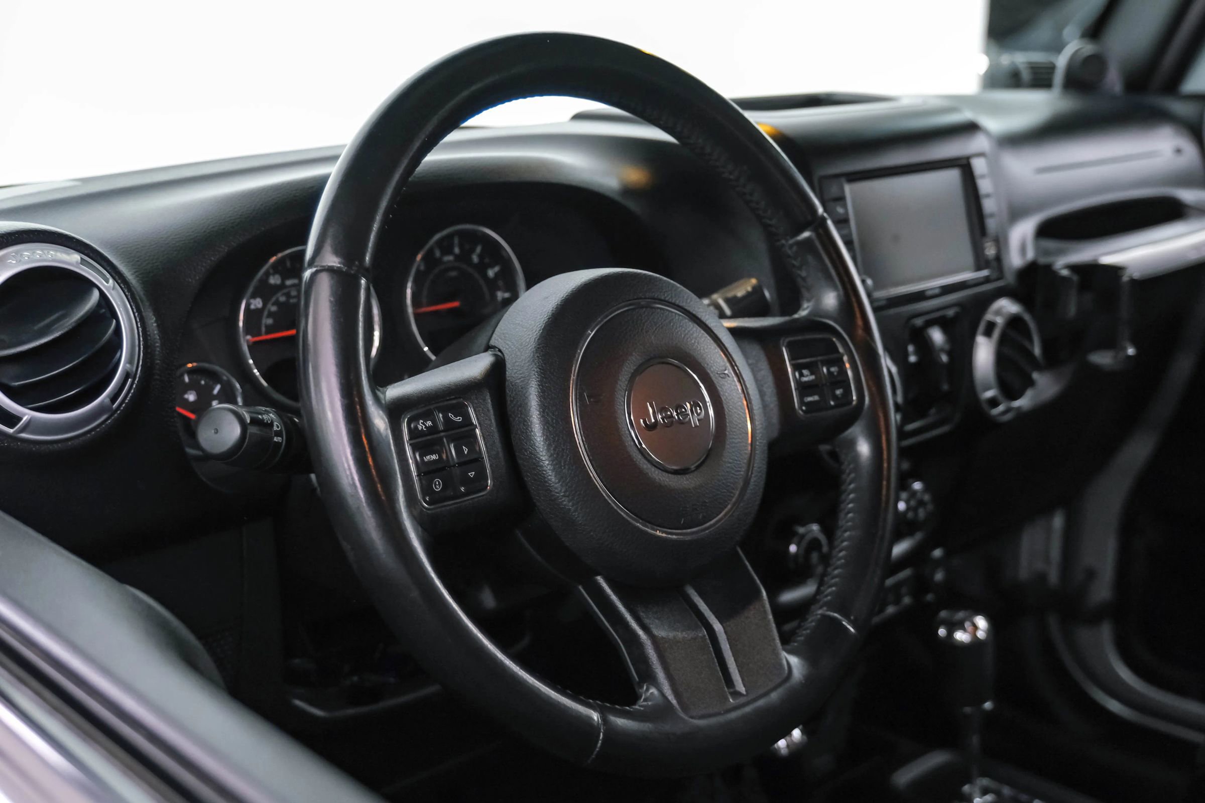 Used 2013 Jeep Wrangler Unlimited Sahara w/ Connectivity Group image 15