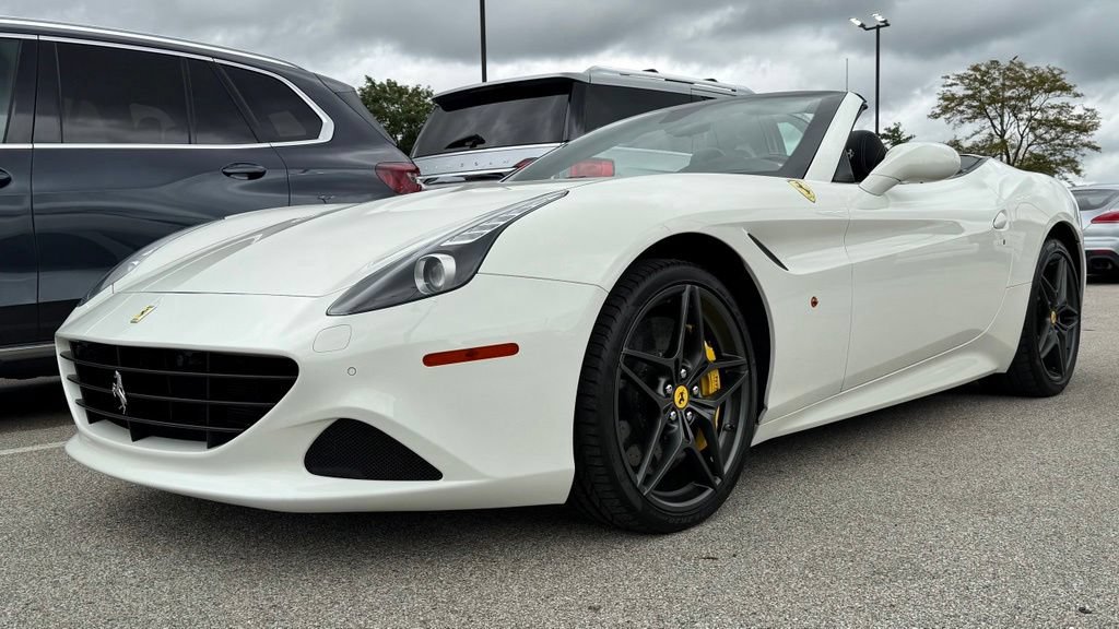 Used 2015 Ferrari California T RWD image 15
