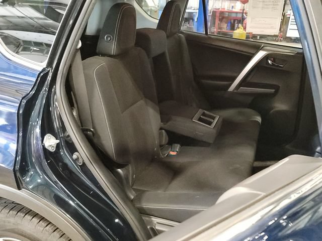 Used 2018 Toyota RAV4 XLE AWD/4WD image 21