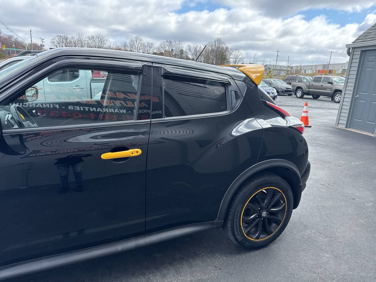 Used 2016 Nissan Juke SV AWD/4WD image 5