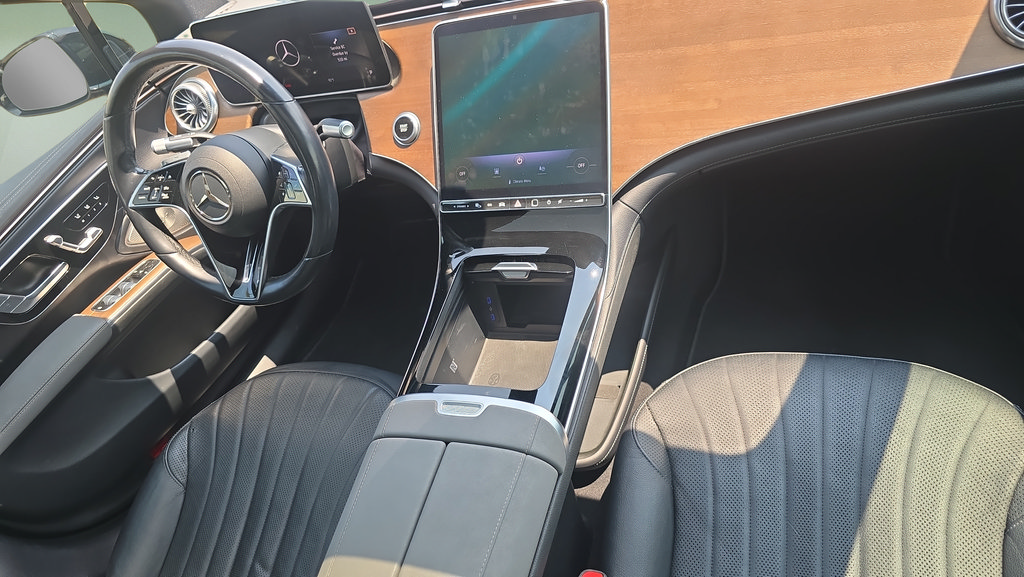 Used 2022 Mercedes-Benz EQS 450+ Sedan image 11