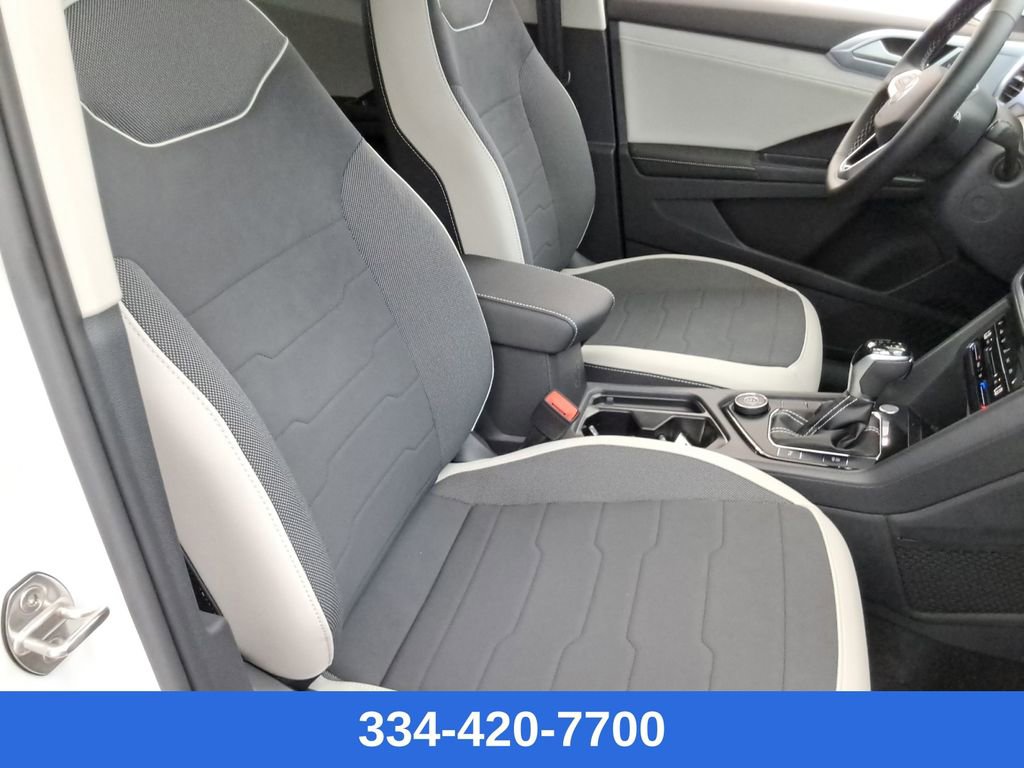 New 2025 Volkswagen Taos SE image 16