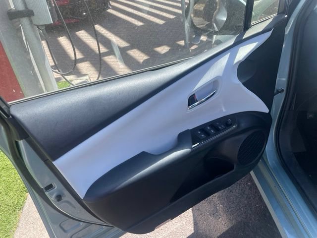 Used 2016 Toyota Prius Four Touring w/ Premium Convenience Package FWD image 2