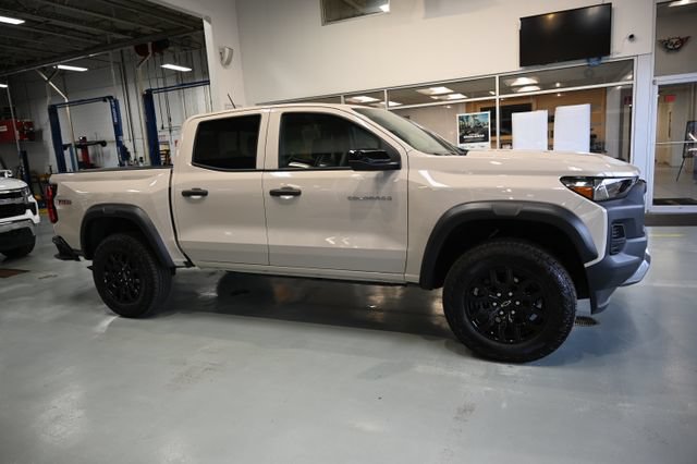 Used 2026 Chevrolet Colorado Trail Boss AWD/4WD image 4
