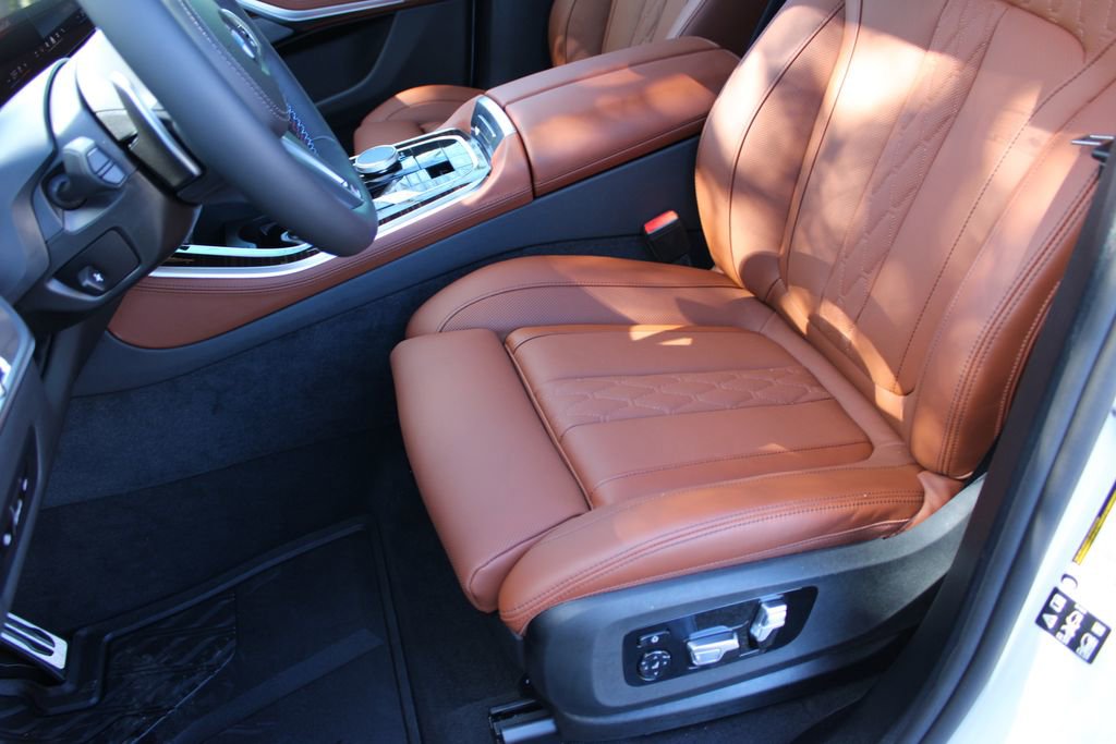 New 2026 BMW X5 M60i w/ Climate Comfort Package image 21