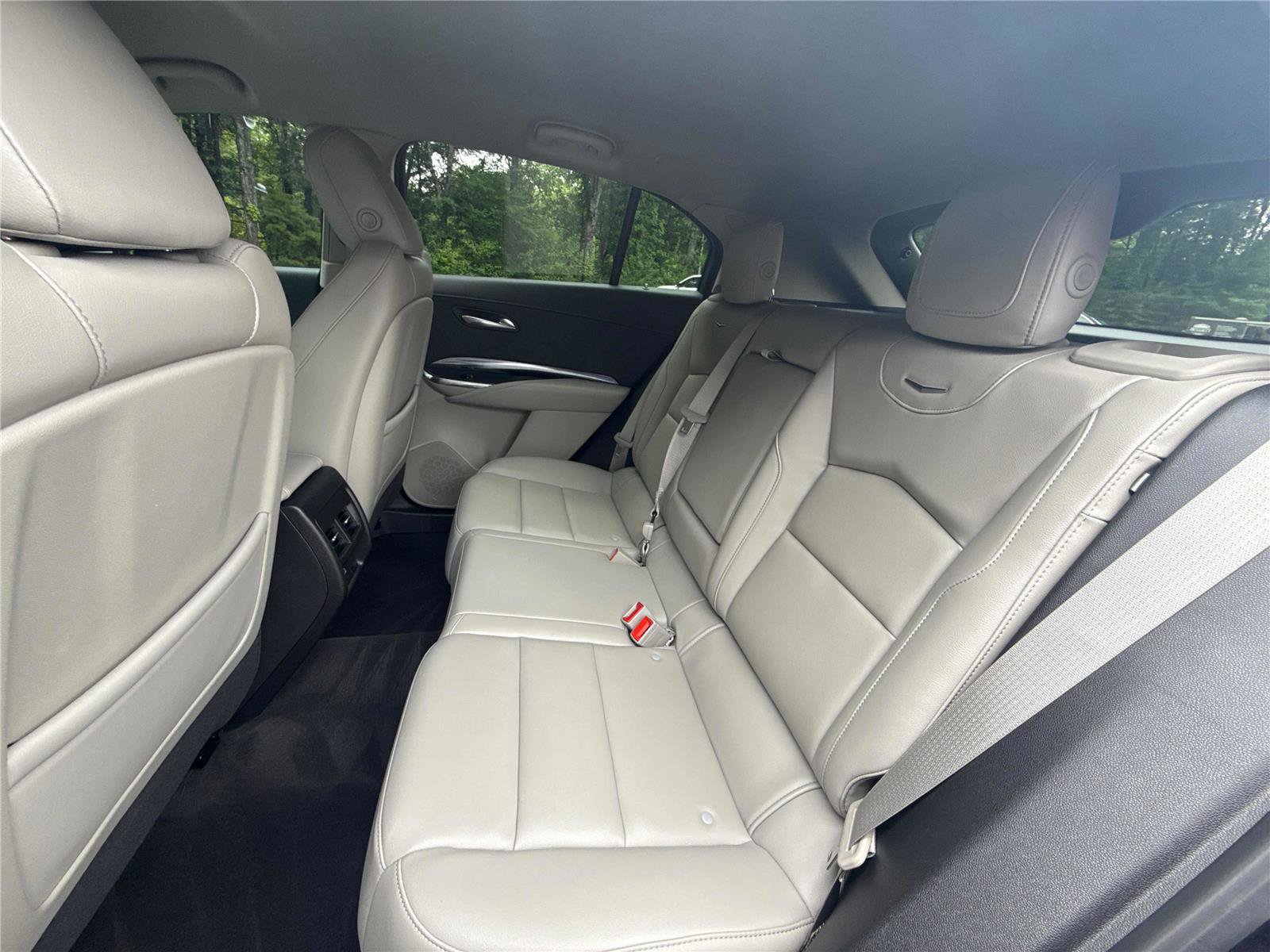 Used 2023 Cadillac XT4 Luxury FWD image 12