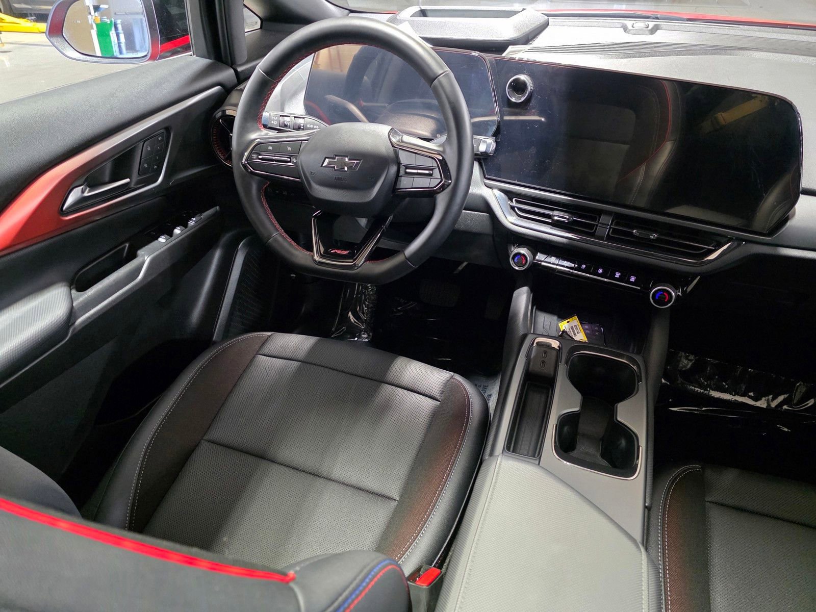 Used 2025 Chevrolet Equinox EV RS w/ Convenience Package II image 24